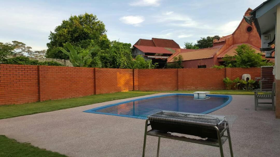 Villa With Private Swimming Pool Malacca Bagian luar foto